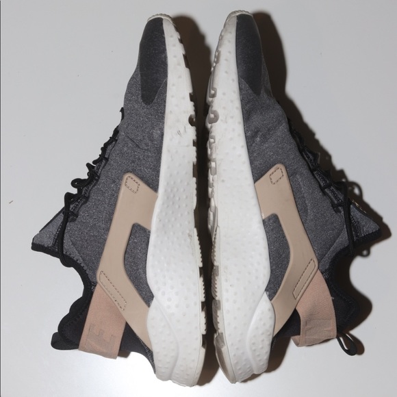 Nike Shoes - Nike Air Huarache